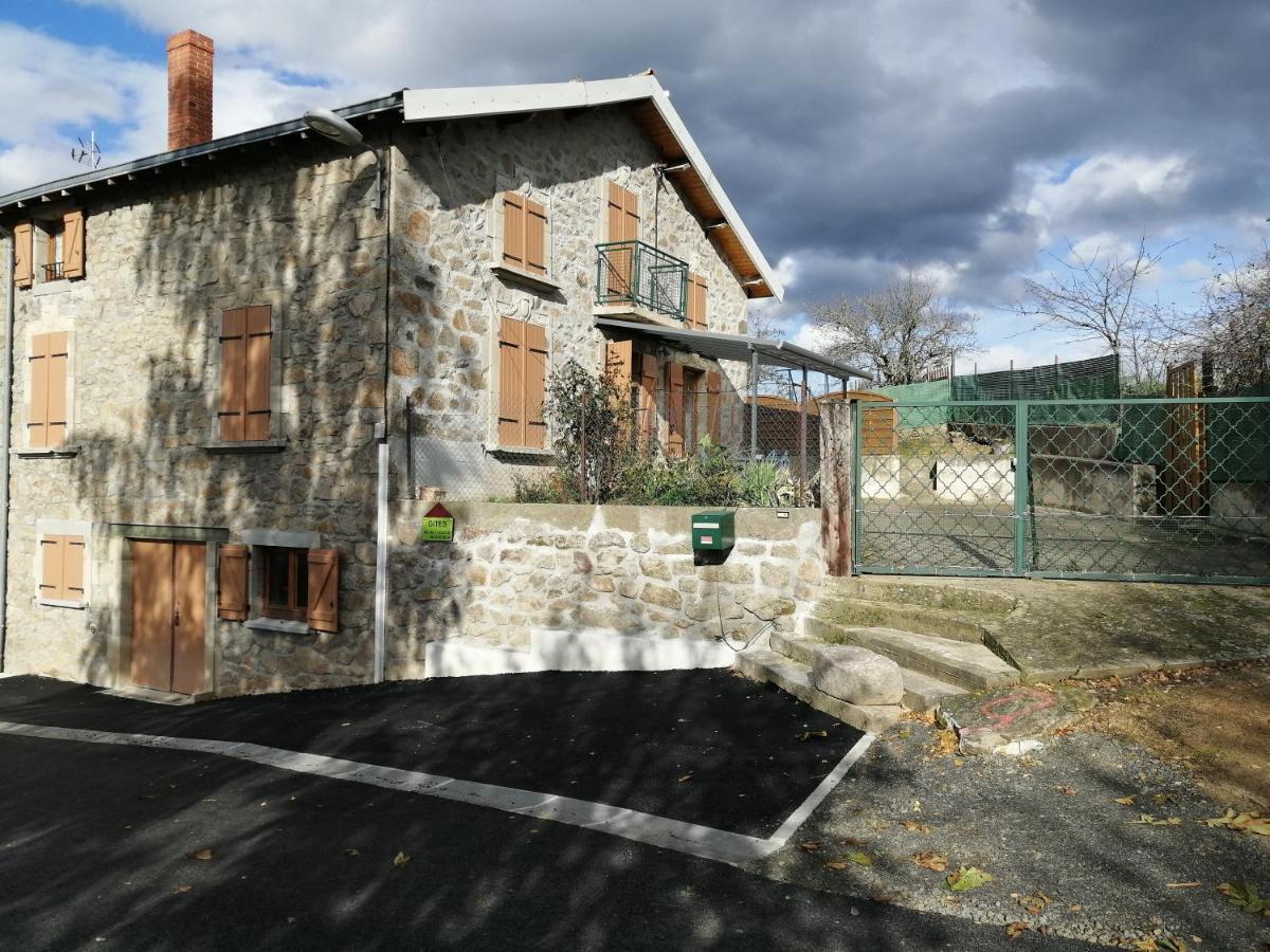 gite de Sauviat 25 chemin du grand Pacher le bourg de Sauviat 63120 Extérieur photo
